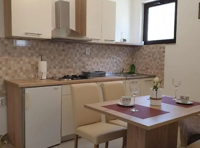 Vito Стариград-Пакленица